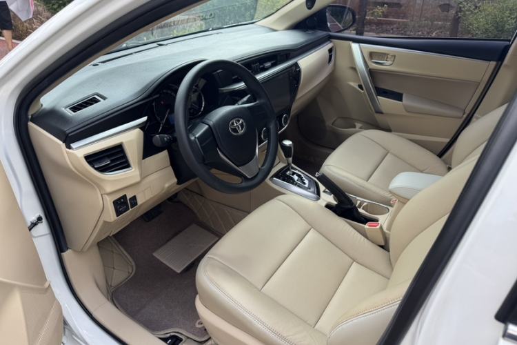 Used Toyota Corolla 2014 1.6L CVT GL Interior 2