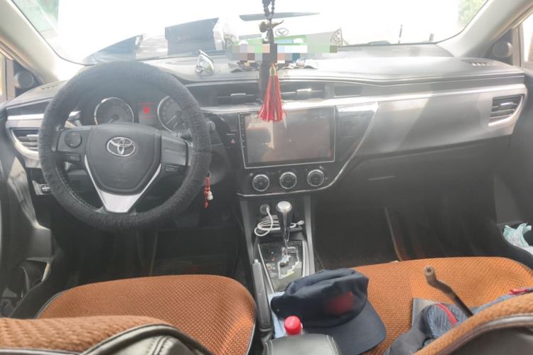 Used Toyota Corolla 2014 1.6L CVT GL-i Leather Edition Interior 2