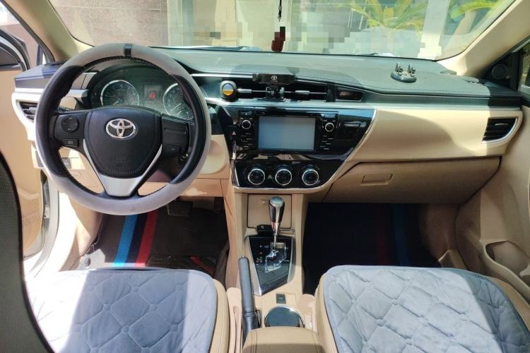 Used Toyota Corolla 2014 1.6L CVT GL-i Leather Edition Interior 2