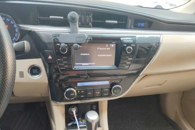Used Toyota Corolla 2014 1.8L CVT GLX-i Interior 2
