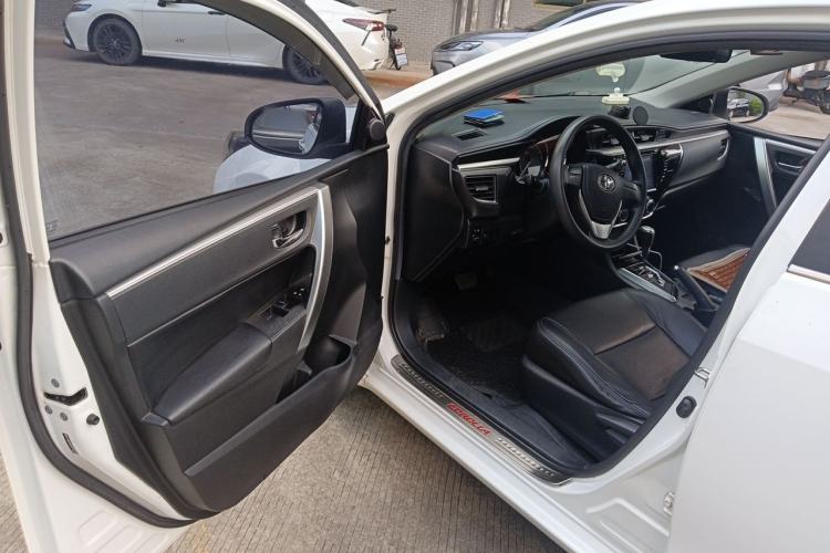 Used Toyota Corolla 2014 1.6L CVT GL Interior 3