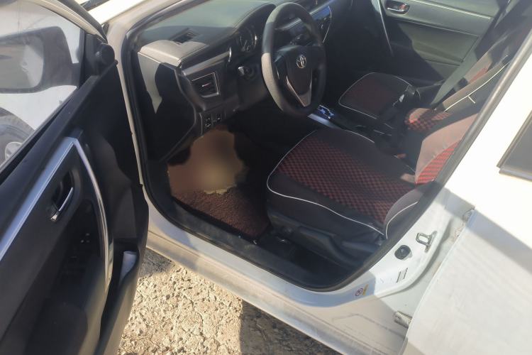 Used Toyota Corolla 2014 1.6L CVT GL-i Interior 3