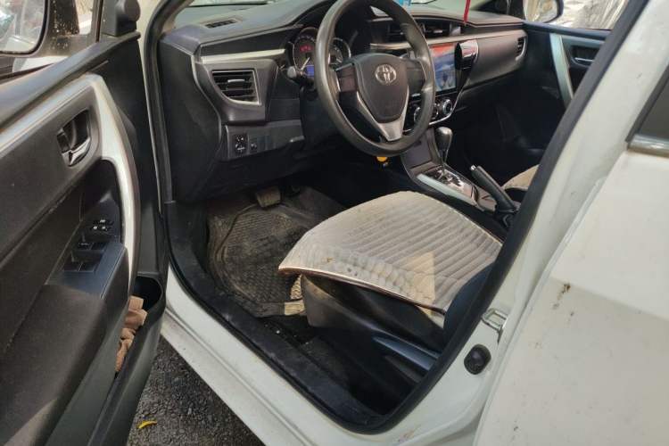 Used Toyota Corolla 2014 1.6L CVT GL Interior 3