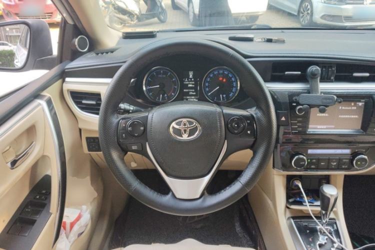 Used Toyota Corolla 2014 1.8L CVT GLX-i Interior 3
