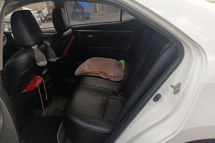Used Toyota Corolla 2014 1.6L CVT GL Interior 4