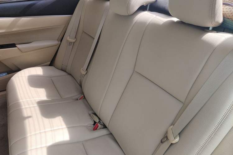 Used Toyota Corolla 2014 1.6L CVT GL Interior 4