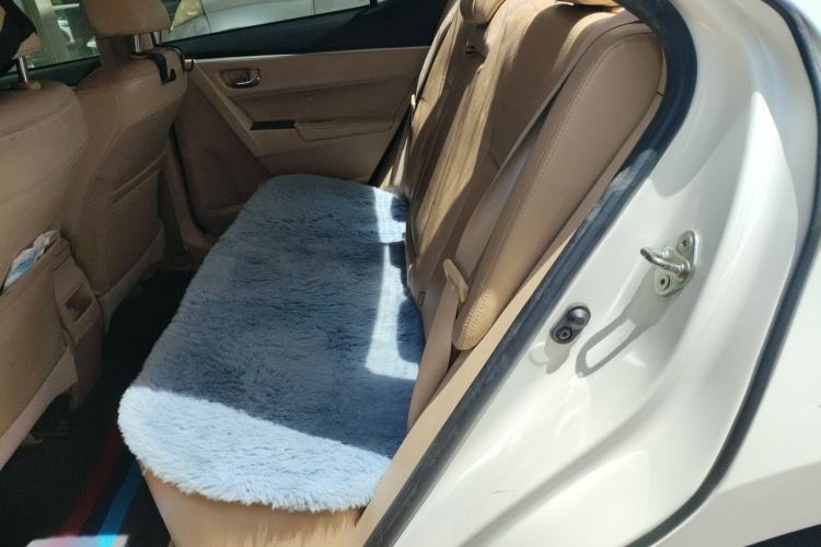 Used Toyota Corolla 2014 1.6L CVT GL-i Leather Edition Interior 4