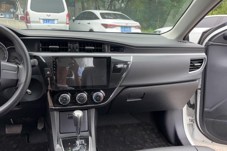 Used Toyota Corolla 2014 1.6L CVT GL Interior 5