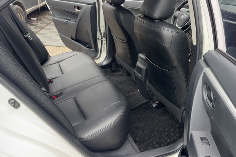 Used Toyota Corolla 2014 1.6L CVT GL Interior 7