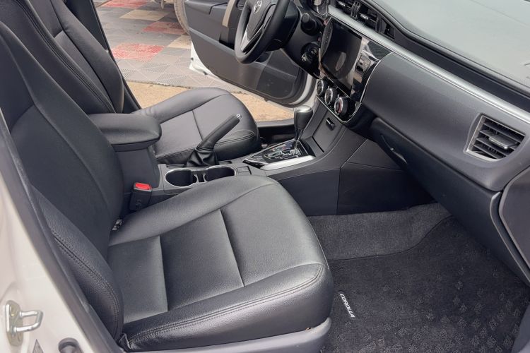 Used Toyota Corolla 2014 1.6L CVT GL Interior 8