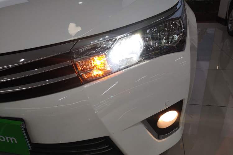 Used Toyota Corolla 2014 1.6L CVT GL-i Left Front Headlight