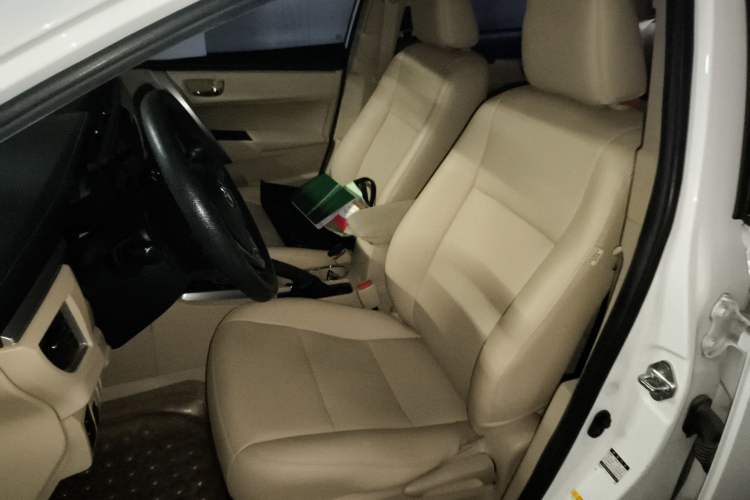 Used Toyota Corolla 2014 1.6L CVT GL Left Front Seat