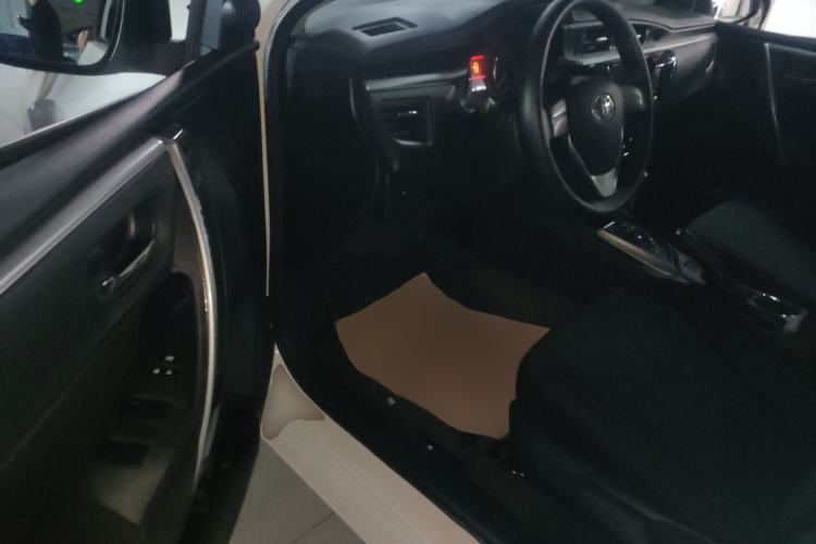 Used Toyota Corolla 2014 1.6L CVT GL-i Left Front Seat