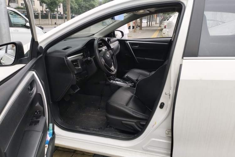 Used Toyota Corolla 2014 1.6L CVT GL-i Leather Edition Left Front Seat