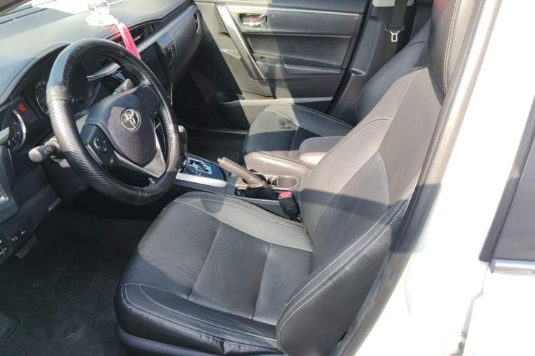 Used Toyota Corolla 2014 1.6L CVT GL-i Leather Edition Left Front Seat