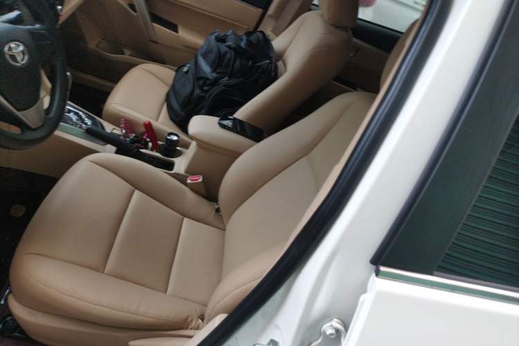 Used Toyota Corolla 2014 1.6L CVT GL Left Front Seat