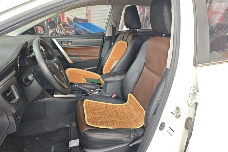 Used Toyota Corolla 2014 1.6L CVT GL Left Front Seat