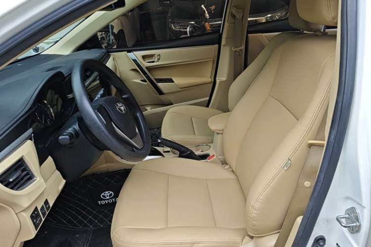 Used Toyota Corolla 2014 1.6L CVT GL-i Left Front Seat