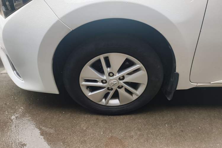 Used Toyota Corolla 2014 1.6L CVT GL-i Left Front Wheel Hub