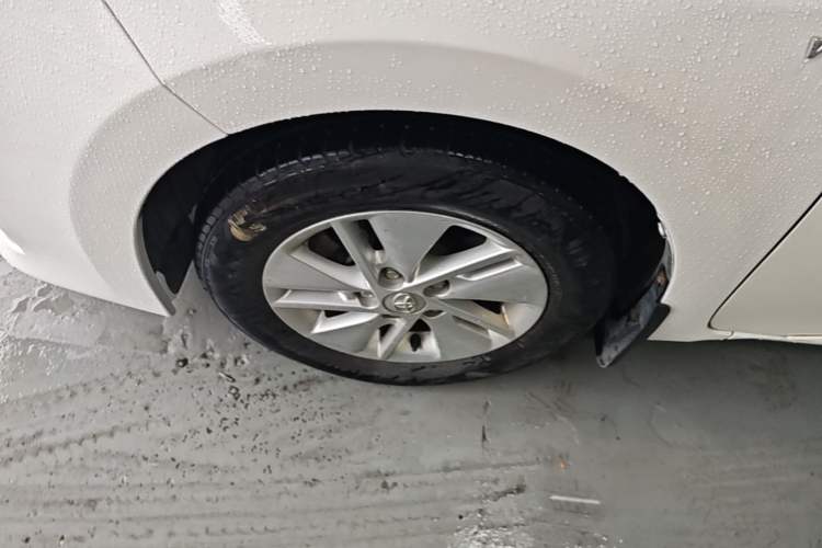 Used Toyota Corolla 2014 1.6L CVT GL-i Left Front Wheel Hub