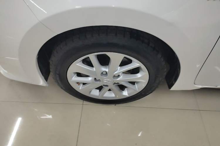Used Toyota Corolla 2014 1.6L CVT GL-i Leather Edition Left Front Wheel Hub