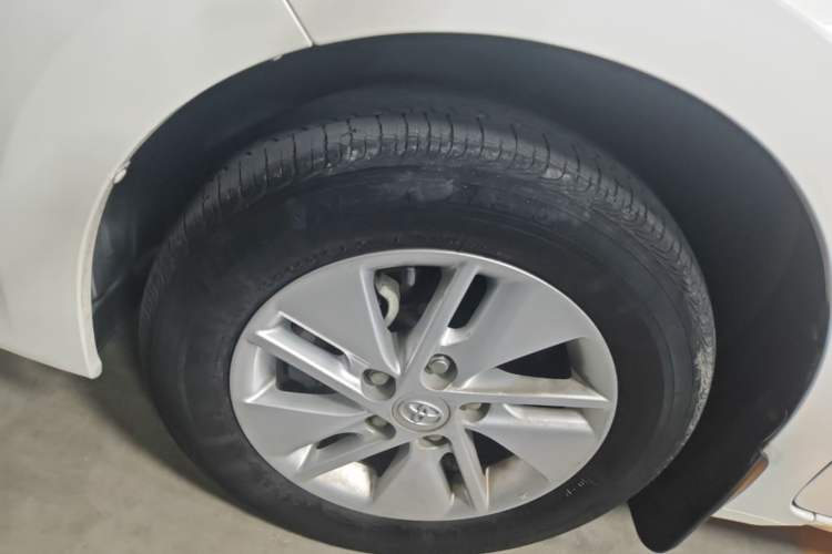 Used Toyota Corolla 2014 1.6L Manual GL Left Front Wheel Hub