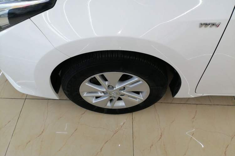 Used Toyota Corolla 2014 1.6L CVT GL Left Front Wheel Hub