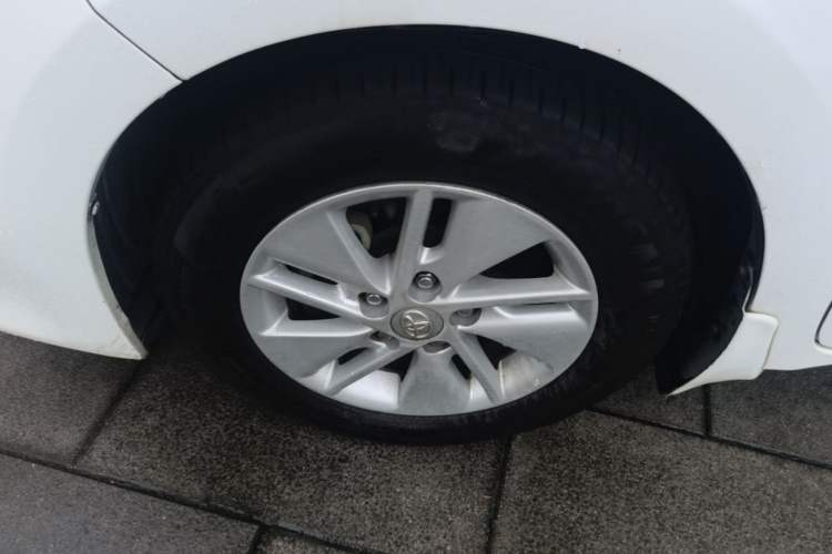 Used Toyota Corolla 2014 1.6L CVT GL-i Left Front Wheel Hub