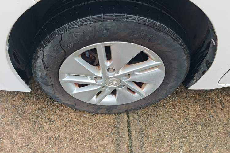 Used Toyota Corolla 2014 1.6L CVT GL-i Left Front Wheel Hub