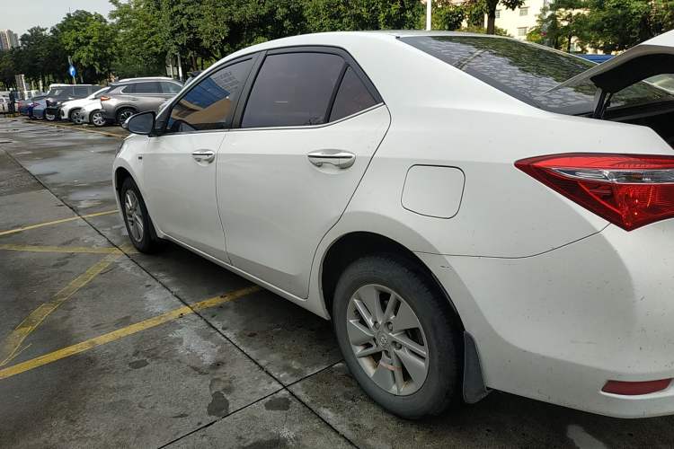 Used Toyota Corolla 2014 1.6L CVT GL Left Side