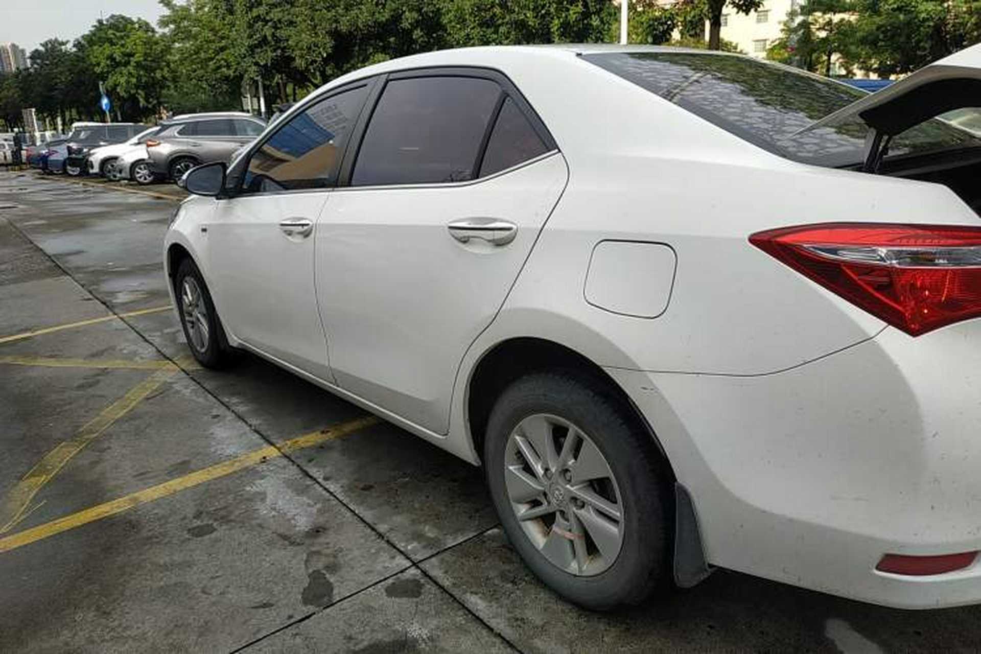Used Toyota Corolla 2014 1.6L CVT GL Left Side