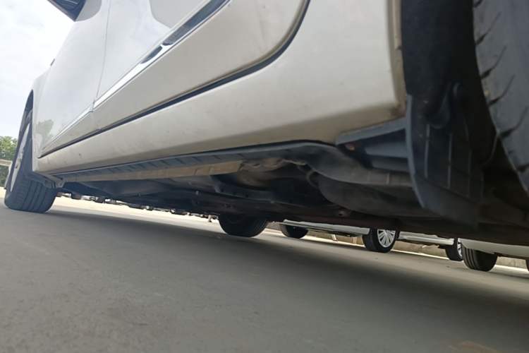 Used Toyota Corolla 2014 1.6L CVT GL-i Left Side Sill