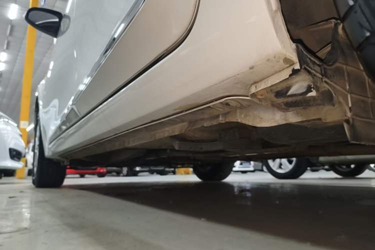 Used Toyota Corolla 2014 1.6L Manual GL-i Left Side Sill