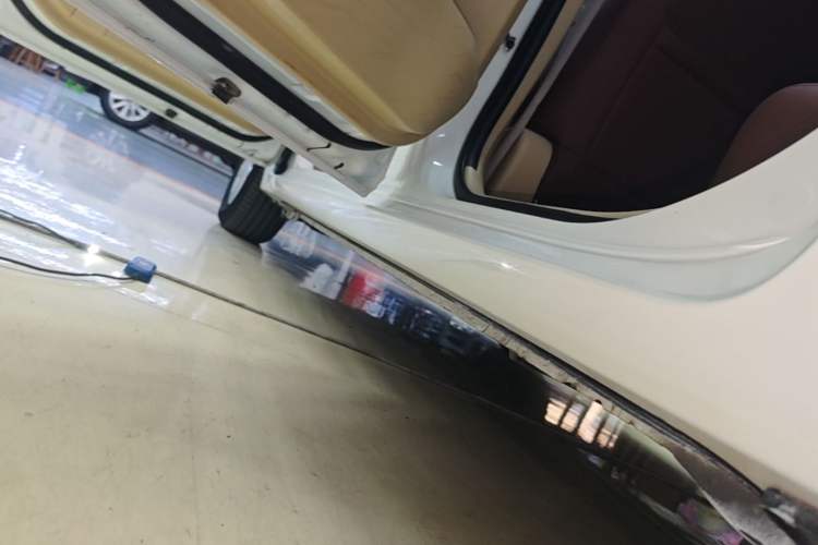 Used Toyota Corolla 2014 1.6L CVT GL Left Side Sill