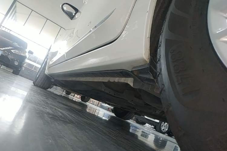 Used Toyota Corolla 2014 1.6L CVT GL-i Left Side Sill