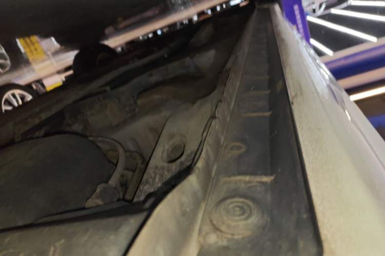 Used Toyota Corolla 2014 1.6L CVT GL-i Left Side Sill