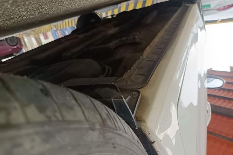 Used Toyota Corolla 2014 1.6L CVT GL Left Side Sill