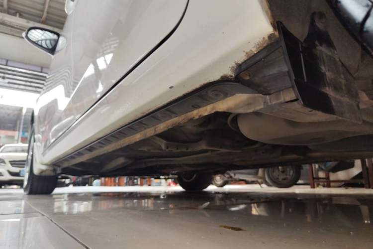 Used Toyota Corolla 2014 1.6L CVT GL Left Side Sill