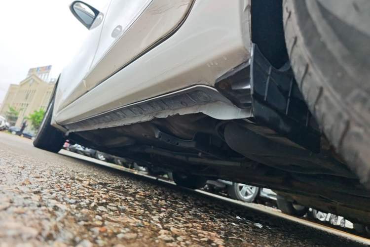 Used Toyota Corolla 2014 1.6L CVT GL-i Left Side Sill