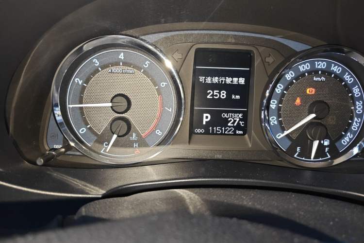 Used Toyota Corolla 2014 1.6L CVT GL-i Odometer Close Up