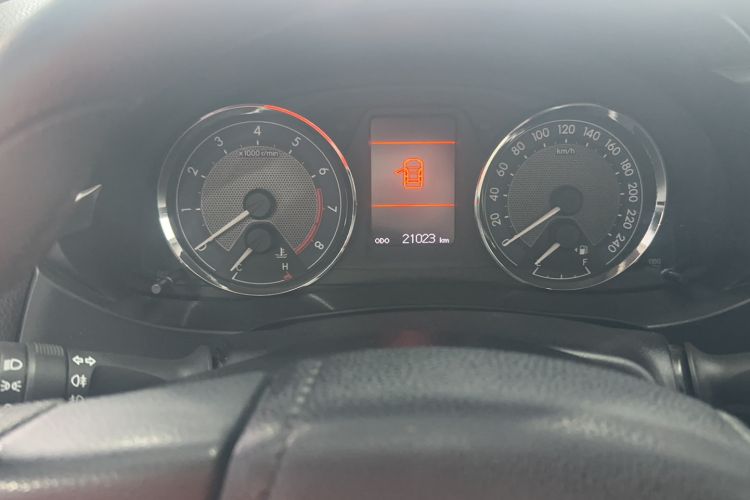 Used Toyota Corolla 2014 1.6L CVT GL-i Odometer Close Up