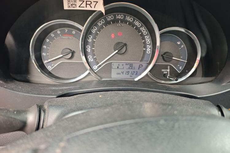 Used Toyota Corolla 2014 1.6L CVT GL Odometer Close Up