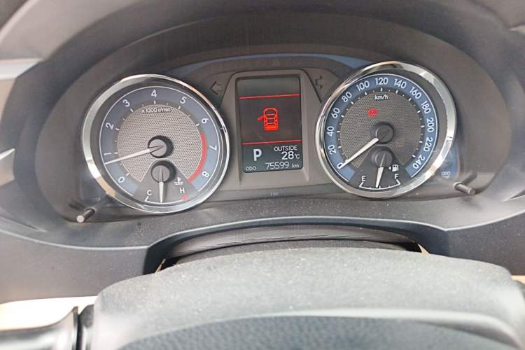 Used Toyota Corolla 2014 1.6L CVT GL-i Odometer Close Up
