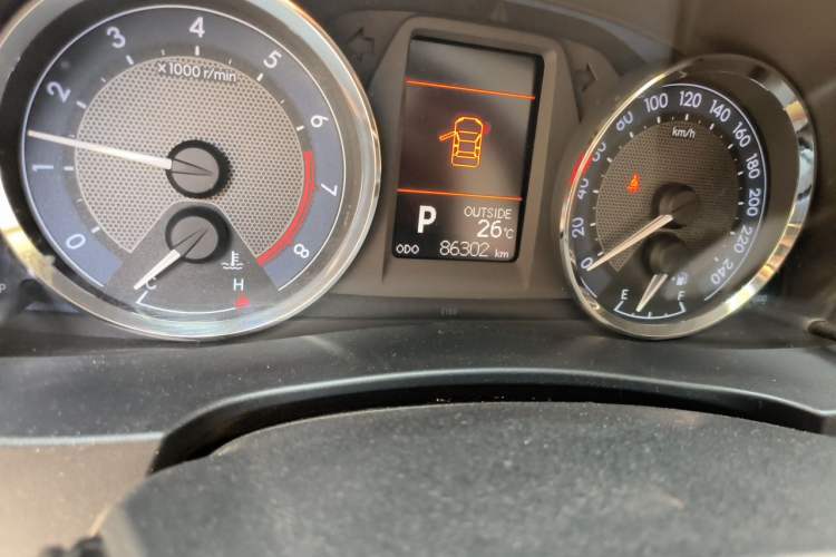 Used Toyota Corolla 2014 1.6L CVT GL-i Odometer Close Up