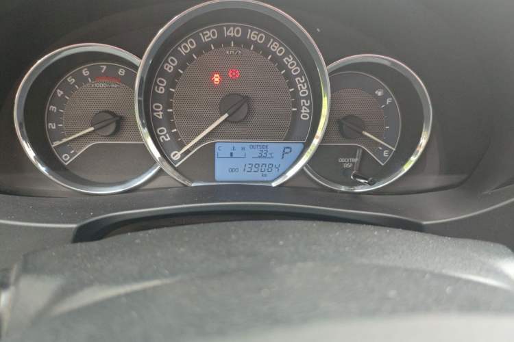 Used Toyota Corolla 2014 1.6L CVT GL Odometer Close Up