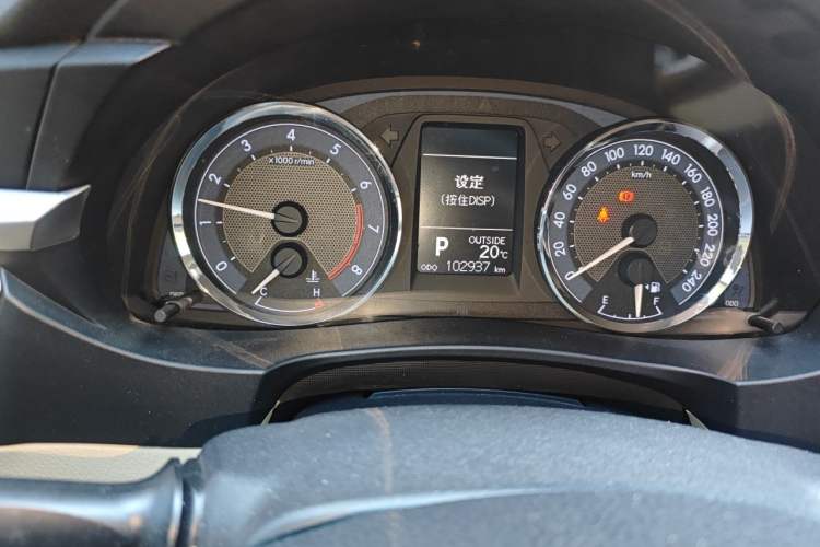 Used Toyota Corolla 2014 1.6L CVT GL-i Leather Edition Odometer Close Up