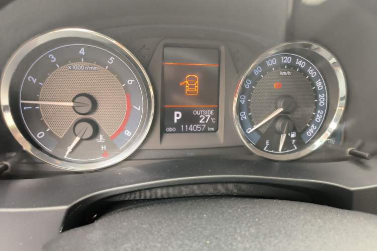 Used Toyota Corolla 2014 1.6L CVT GL-i Odometer Close Up