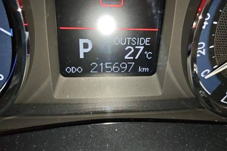 Used Toyota Corolla 2014 1.6L CVT GL-i Odometer Close Up