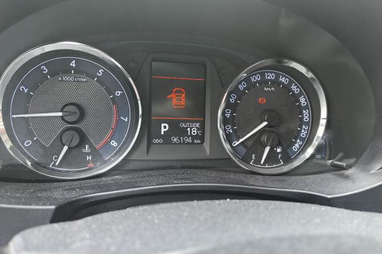 Used Toyota Corolla 2014 1.6L CVT GL-i Odometer Close Up