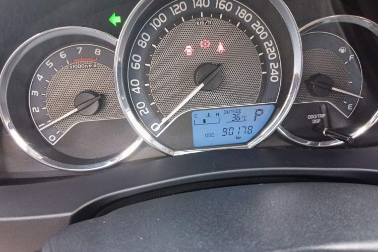 Used Toyota Corolla 2014 1.6L CVT GL Odometer Close Up